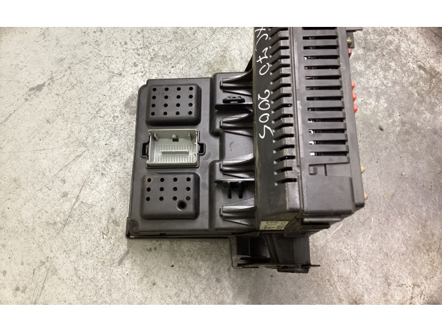   Pojistková skříňka 30728542, 05W241   Volvo XC70 2005