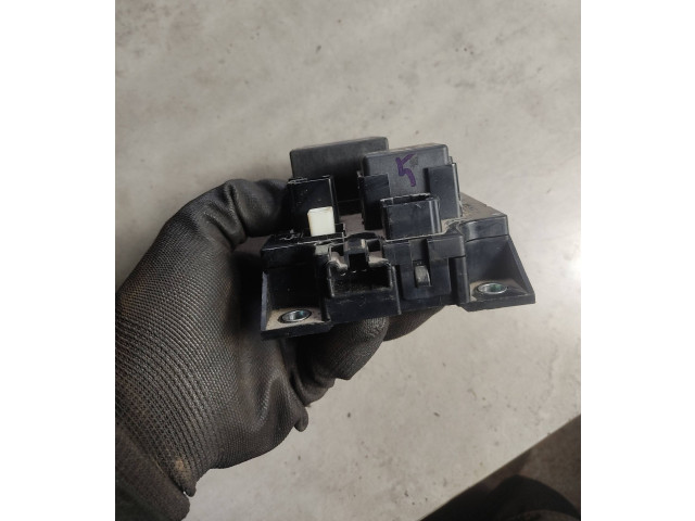 Блок предохранителей G92Z147020, 09800708   Lexus CT 200H    
