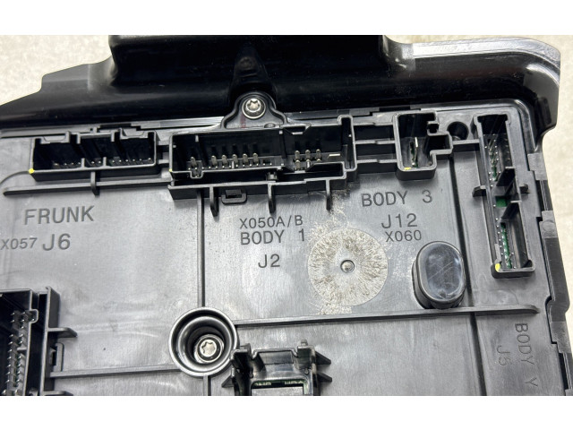 Блок комфорта 165765030B, 149784800E   Tesla Model Y   
