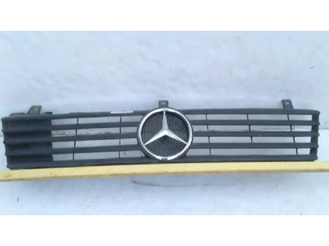 Передняя решётка Mercedes-Benz Vito Viano W638 1996-2003 года 6388800483      