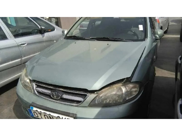 Передняя решётка Daewoo Lacetti        