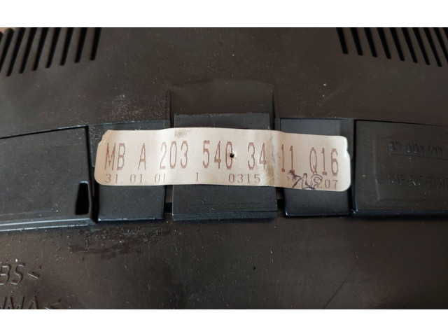 Přístrojová deska  Mercedes-Benz C W203 2001 A2035403411, 110008896043  