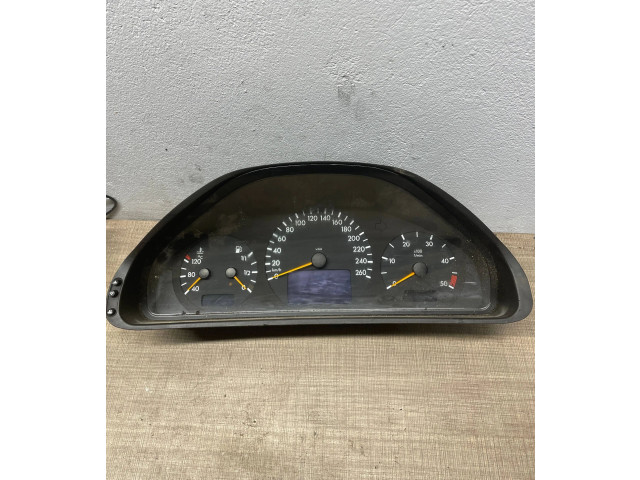 Přístrojová deska  Mercedes-Benz C W203 2004 A2105492811, 110080063  