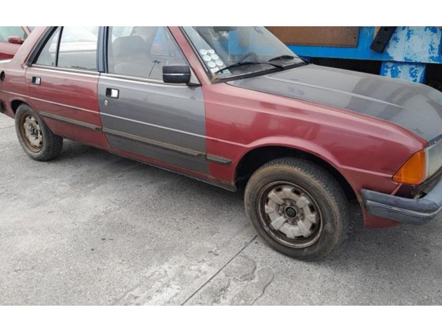   Pojistková skříňka    Peugeot 305 1985