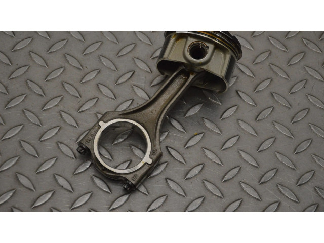 Píst 400A4738   Porsche 911 991    MDC.HA 