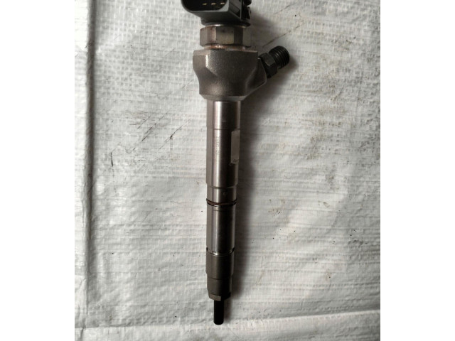 Vstřikovač 0445110874   Audi A4 S4 B9 8W     