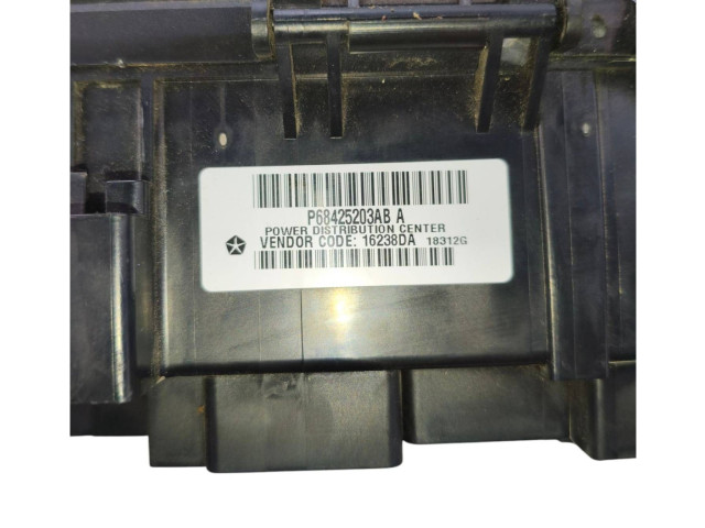 Блок предохранителей  P68425203AB, 16238DA   Jeep Grand Cherokee    