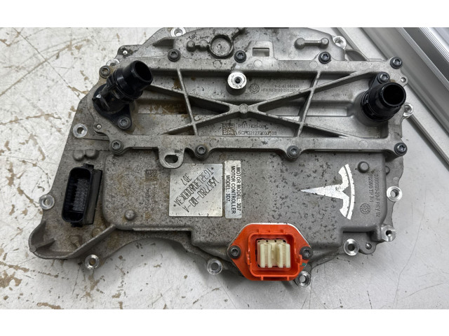 Řídící jednotka 108569320F, 108659214H   Tesla Model Y 2022