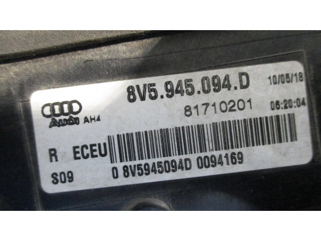 Задний фонарь левый 8V5945093D    Audi A3 S3 8V   2013-2019 года