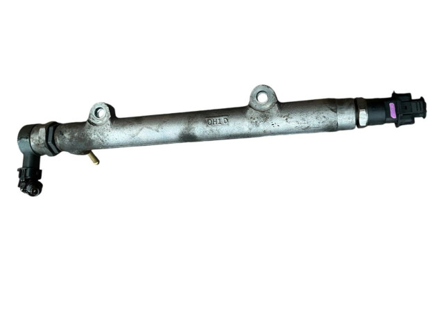 Vstřikovací lišta 2381033021   Toyota Auris 150     