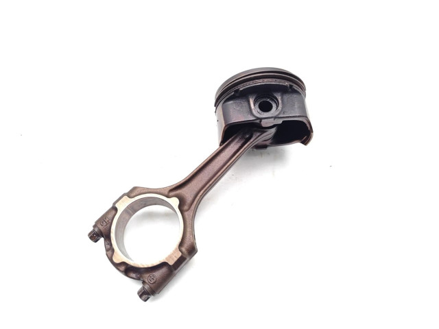Píst A16XER   Opel Astra J    A16XER 