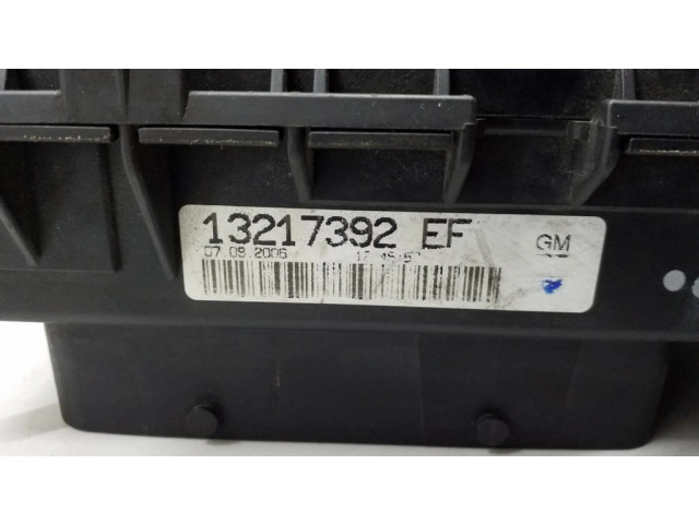   Pojistková skříňka 13217392   Opel Corsa D 2010