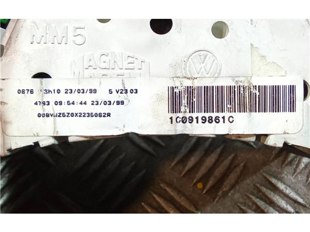 Přístrojová deska  Volkswagen New Beetle 1999 1C0919861C, 1C0919861C  