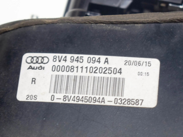 Задний фонарь правый 8V4945094A    Audi A3 S3 8V   2013-2019 года