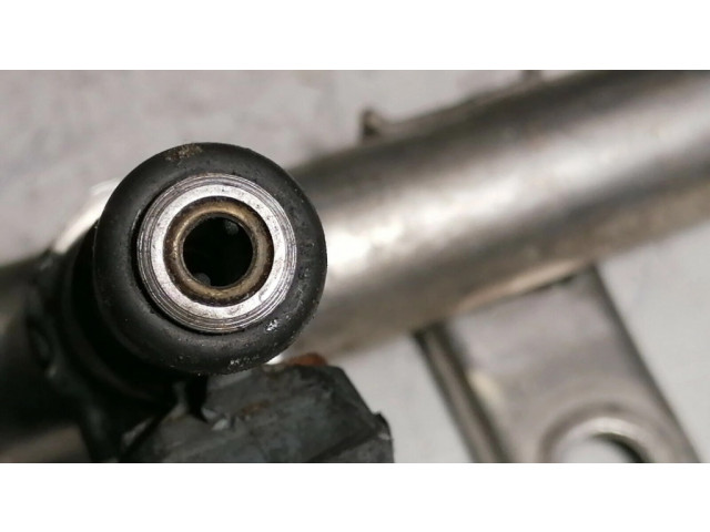 Vstřikovací lišta A1660700895   Mercedes-Benz A W168  pro benzínový motor 1.6  