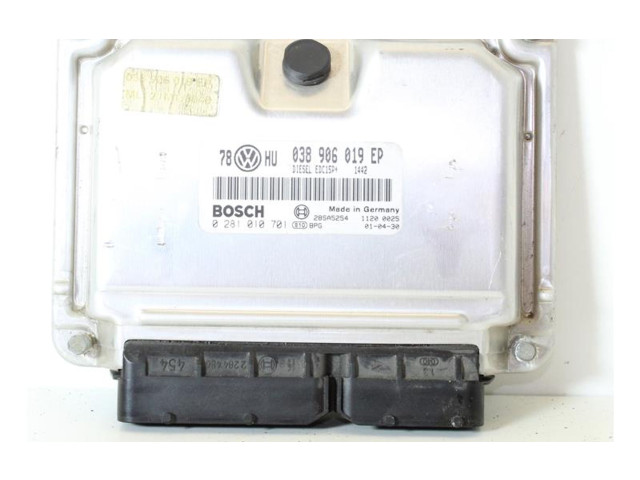 Řídící jednotka 038906019   Volkswagen PASSAT B5.5 2000