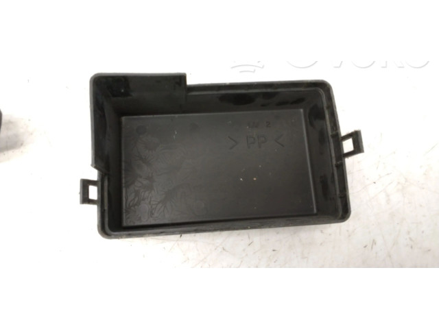 Блок предохранителей PR02000000, MB629083   Mitsubishi Colt    