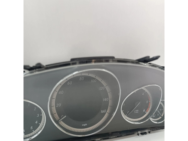 Přístrojová deska  Mercedes-Benz E A207 2011 A2129003913, 2129013802  