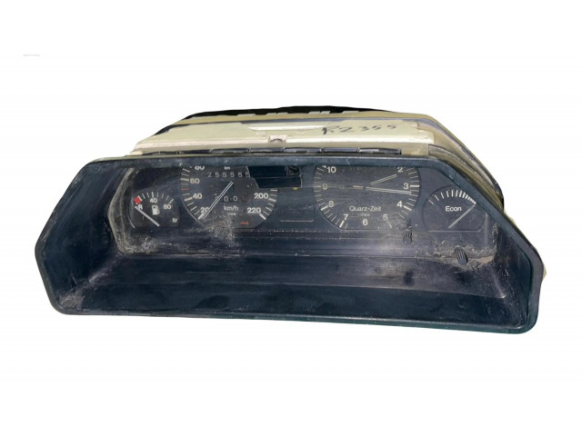 Панель приборов 81117317   Audi 100 200 5000 C3       