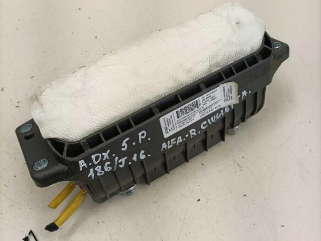 Подушка безопасности пассажира 34083934E, 00505095810   Alfa Romeo Giulietta