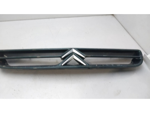 Передняя решётка Citroen Xantia  9625966777      