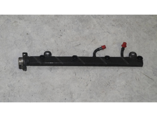 Vstřikovací lišta 13531734355   BMW 5 E34    M40 