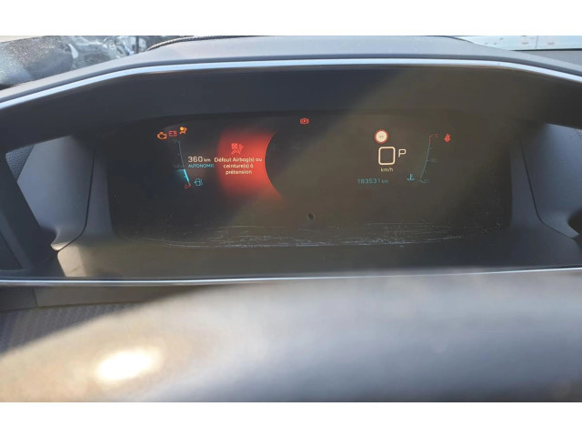 Přístrojová deska  Peugeot 2008 II 2021 183.531KMS  
