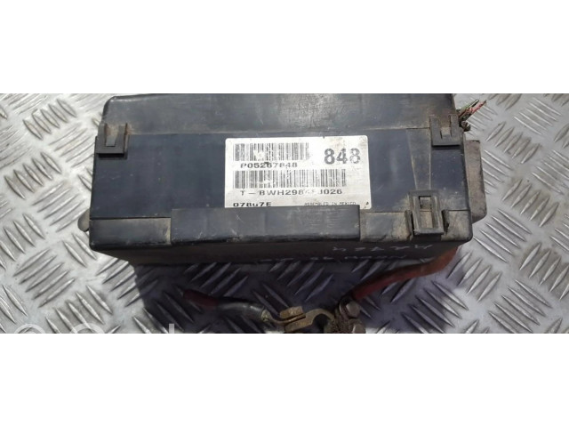 Блок предохранителей  P05267848   Chrysler Neon I    