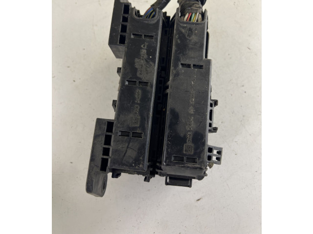   Pojistková skříňka 71543025, 71543024   Nissan Terrano 2000