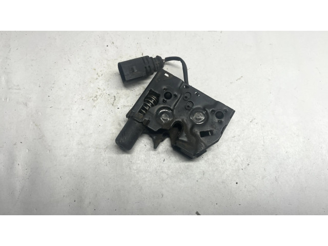 Замок капота 8V0823509A   Audi A3 S3 8V