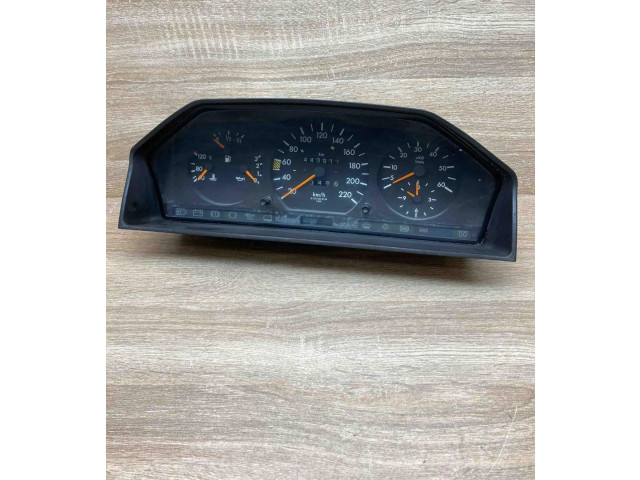 Přístrojová deska  Mercedes-Benz E W124 1993 1244407111, 110008652  