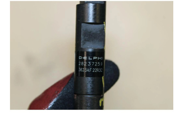 Vstřikovač 28237259   Renault Clio III    K9K 67 