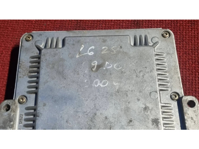 Блок управления двигателя 8200112661, 0281010297   Renault Laguna II