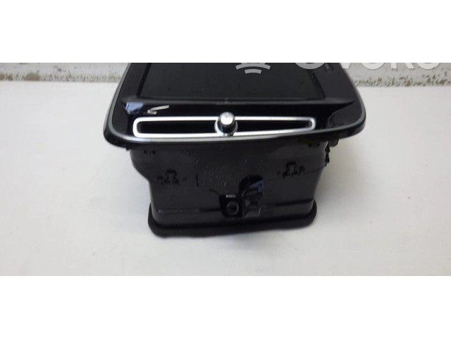 Дисплей    32247465   Volvo XC40