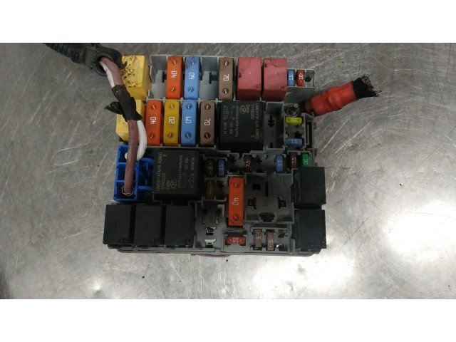 Блок предохранителей 51827977   Fiat Grande Punto    