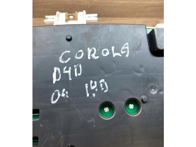 Přístrojová deska  Toyota Corolla E120 E130 2000 8380002C60, KMH  