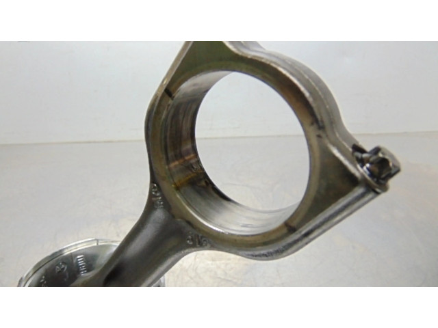 Píst    Peugeot 207  pro naftový motor 1.6 9HX 