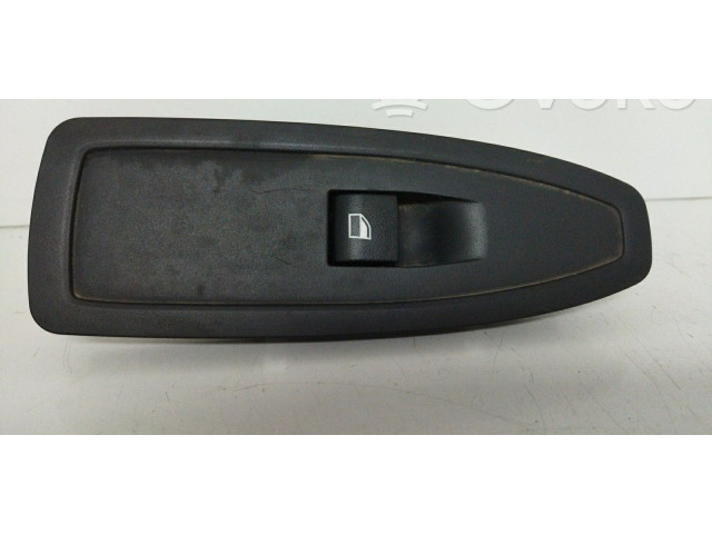 Блок управления 9208107-02   BMW M3