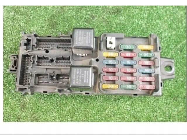 Блок предохранителей  MB904740   Mitsubishi Galant    