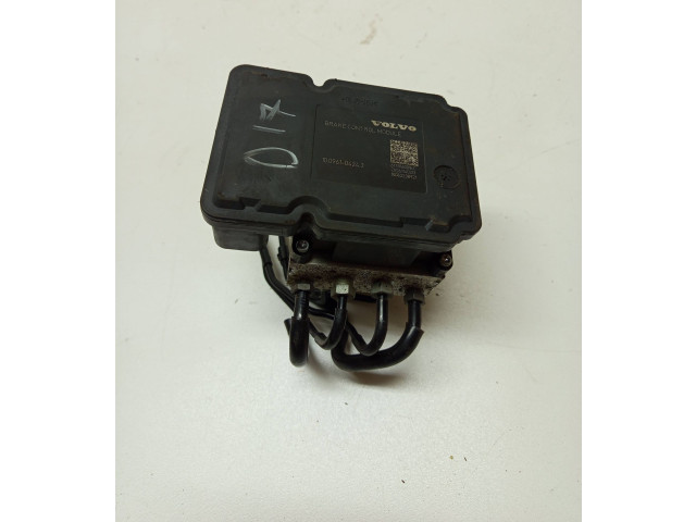 Jednotka ABS 10096104243, 617816001E   Volvo V40 Cross country 2017
