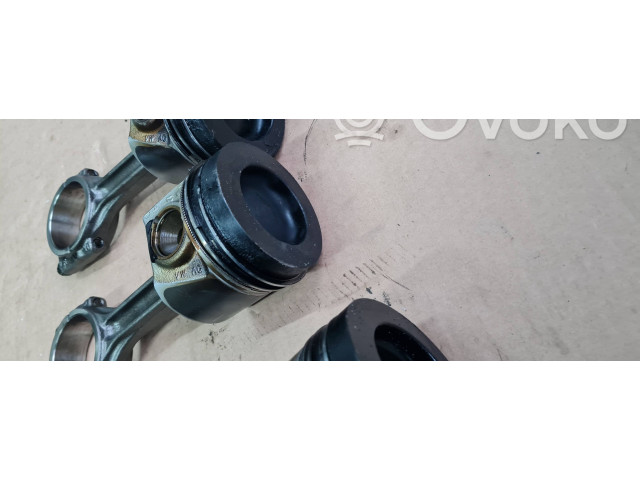 Píst 81L155   Audi A4 S4 B9    DEU DEUA 