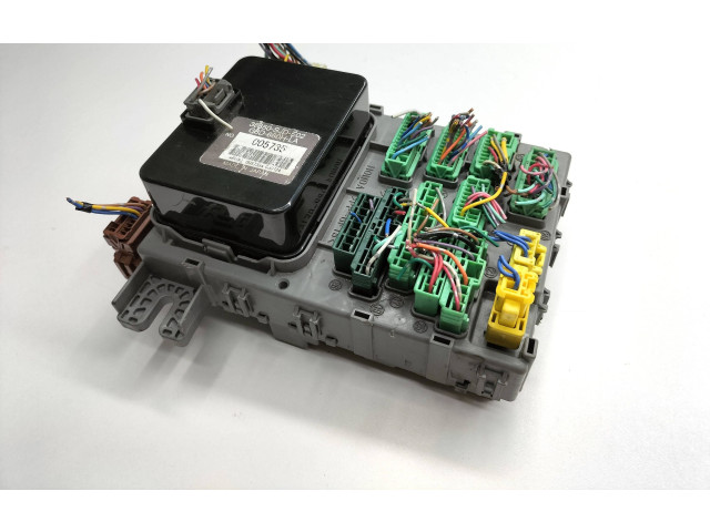 Блок предохранителей  38650SJDE02, G8D660HLA   Honda FR-V    