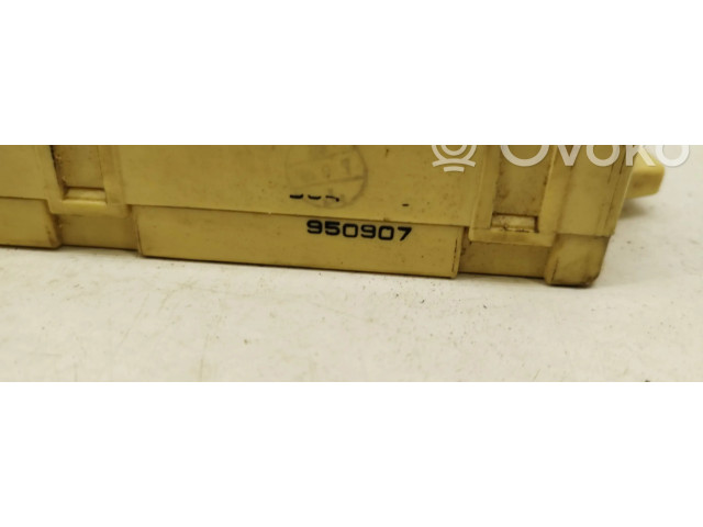   Pojistková skříňka 950907   Subaru Legacy 1994