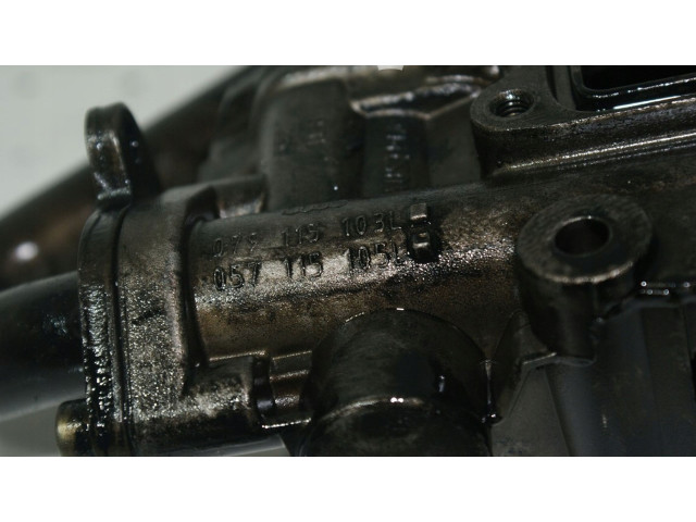 Масляный насос   057115105L  Audi A8 S8 D3 4E 