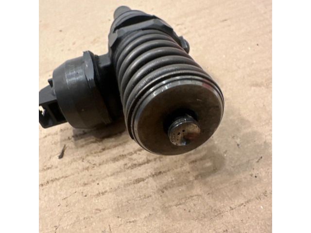 Vstřikovač 038130073ak   Volkswagen Sharan  pro naftový motor 1.9  