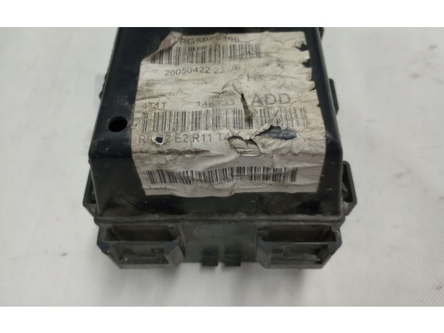 Блок предохранителей  14A067, 518755400   Mercury Sable IV    