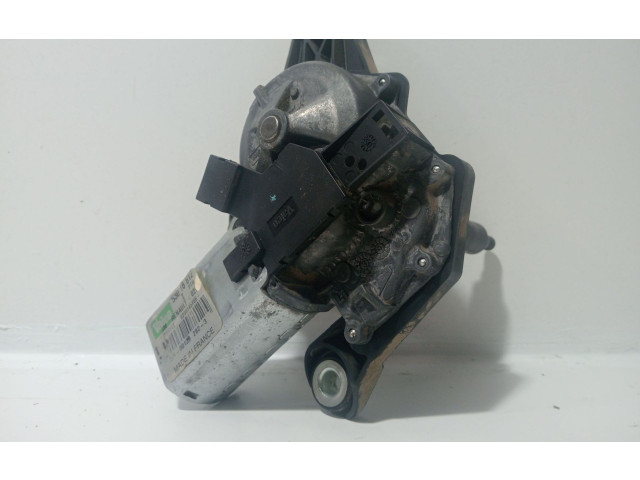 Pojistková skříňka Двигатель стеклоочистителя заднего стекла 8200145486   Nissan Primastar 2004