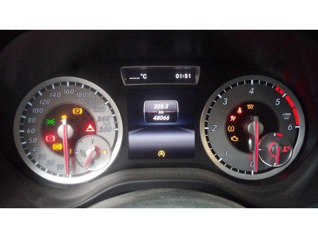 Přístrojová deska  Mercedes-Benz A W176 2014 A1769003303, 0263700338  