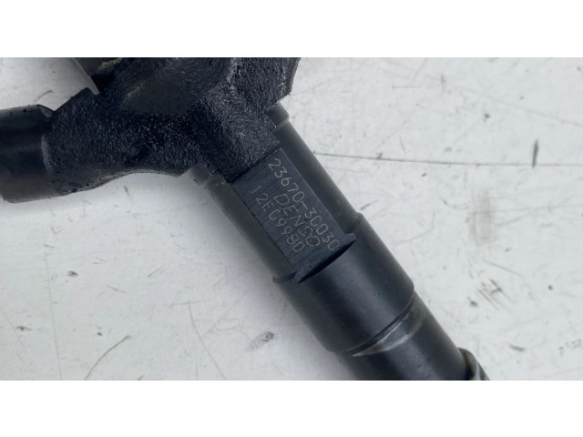 Vstřikovač 2367030030   Toyota Hiace (H200)  pro naftový motor 2.5  