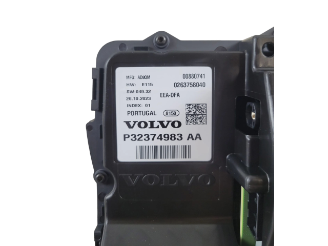 Přístrojová deska  Volvo XC60 2023 32374983AA  